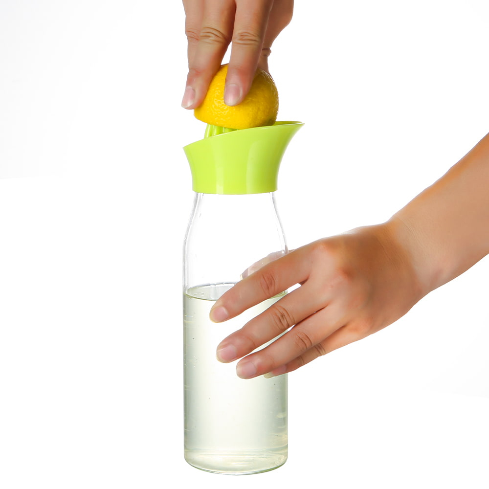 Botella de agua de vidrio de borosilicato con tapa verde exprimidor de cítricos