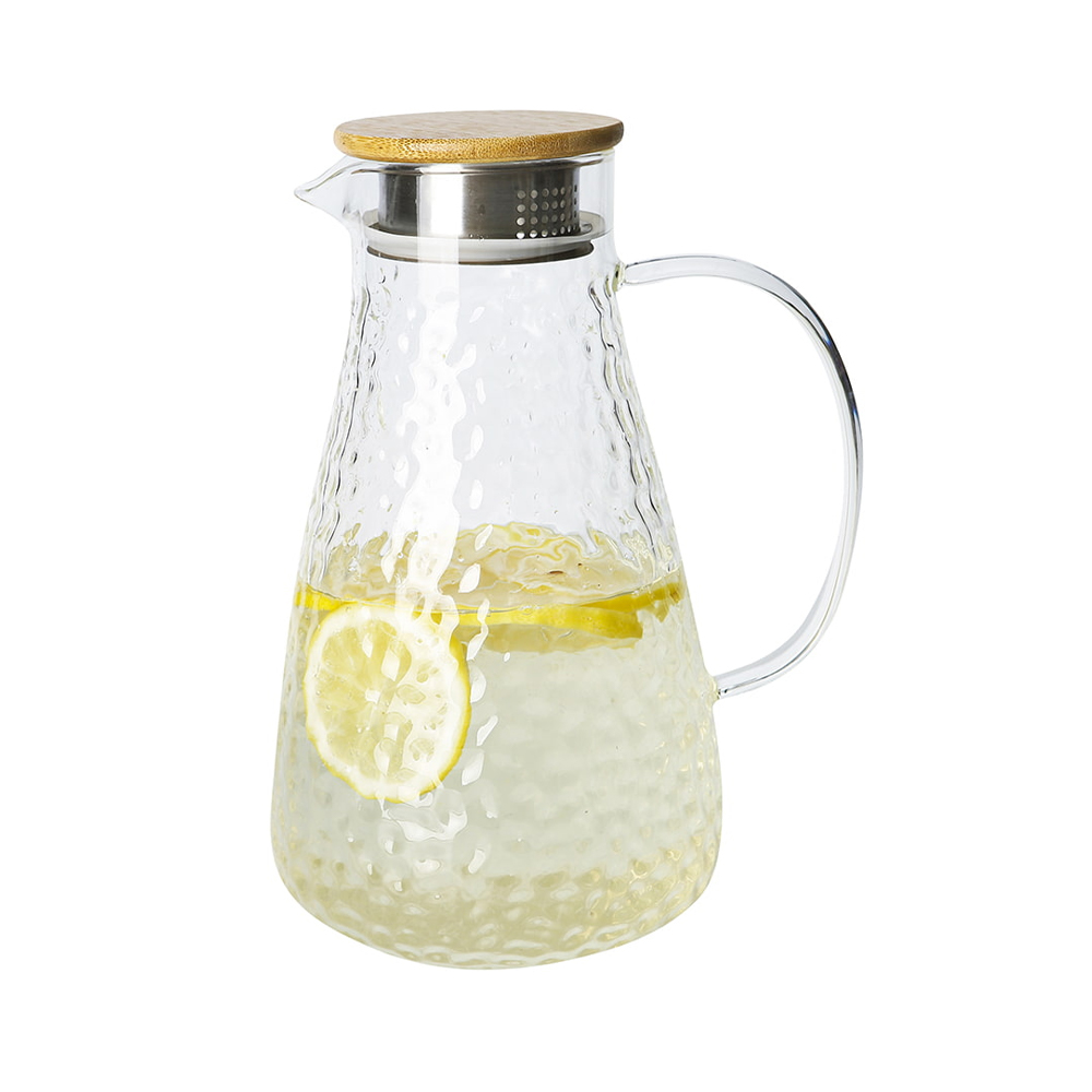 Jarra de agua de vidrio martillado con tapa de madera y mango de vidrio