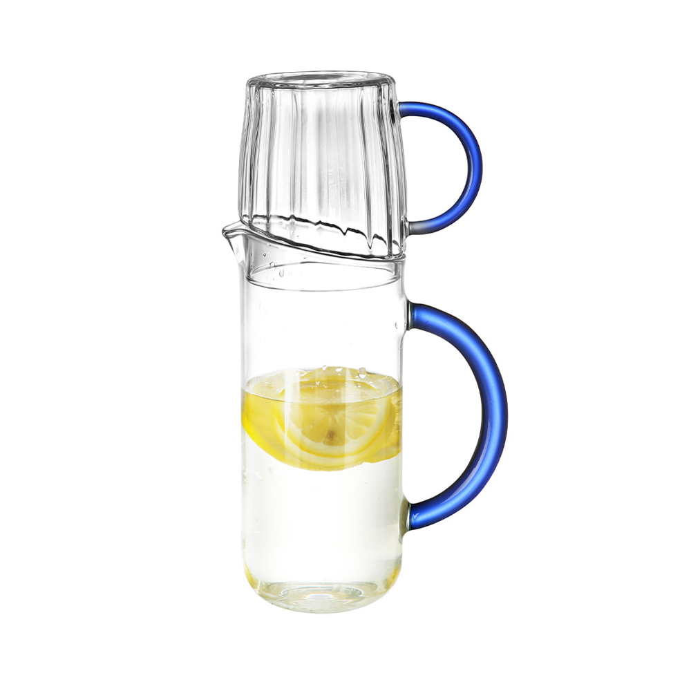 Jarra de agua de vidrio de borosilicato con tapa de taza desmontable y mango azul