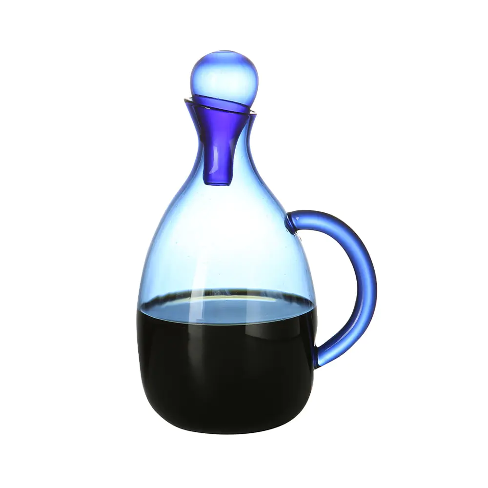 Aceitera de vidrio con mango azul y tapón esférico